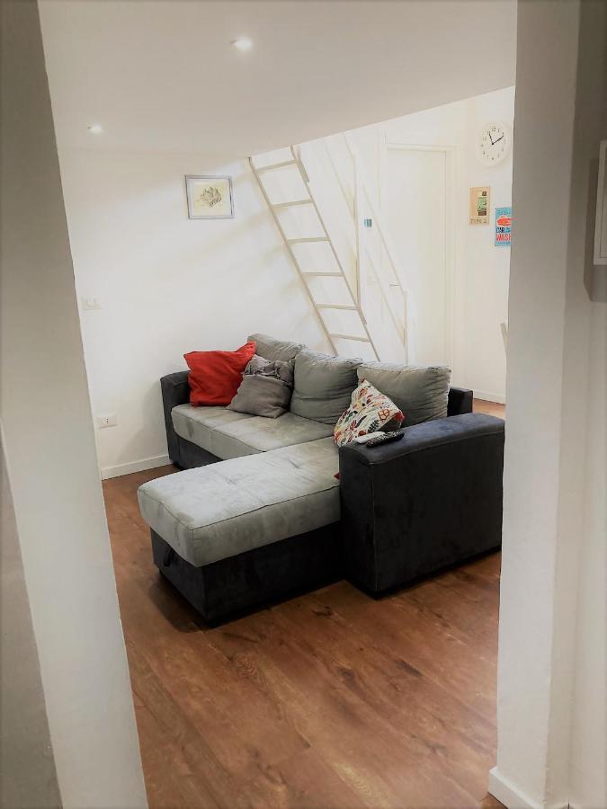 White Flat Puglie Apartment Milan Bagian luar foto