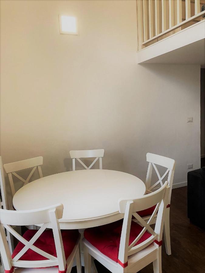 White Flat Puglie Apartment Milan Bagian luar foto